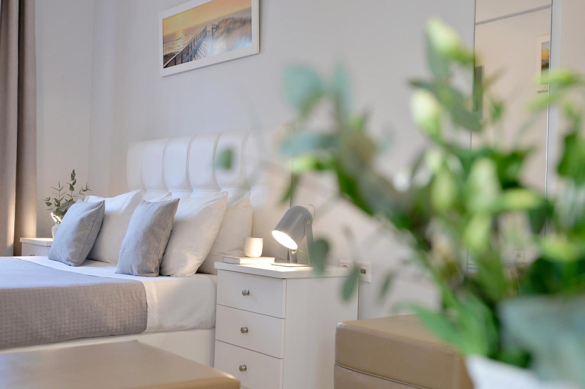 Alekos Apartments 1 Νetflix เอเธนส์ ภายนอก รูปภาพ