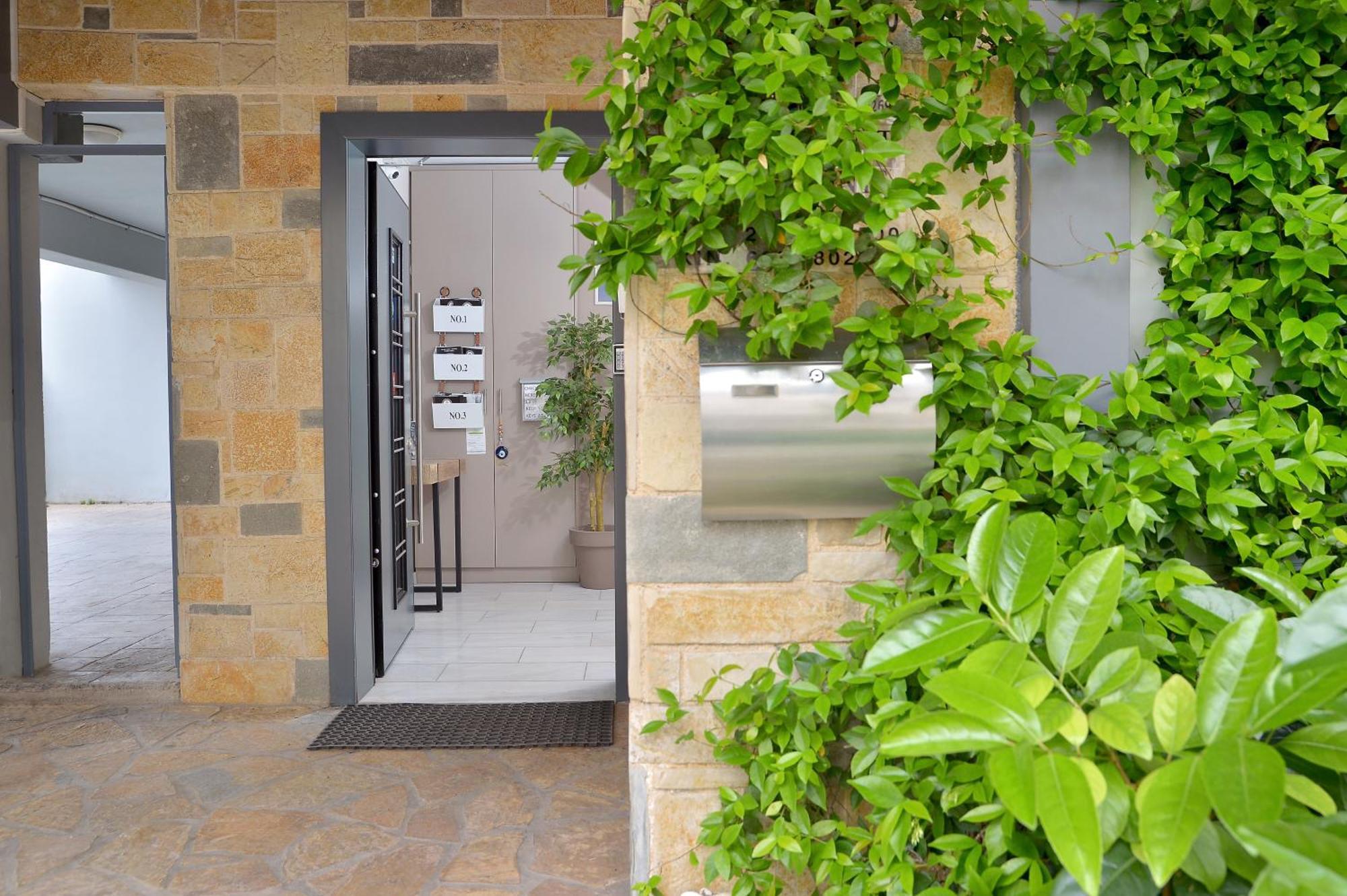 Alekos Apartments 1 Νetflix เอเธนส์ ภายนอก รูปภาพ